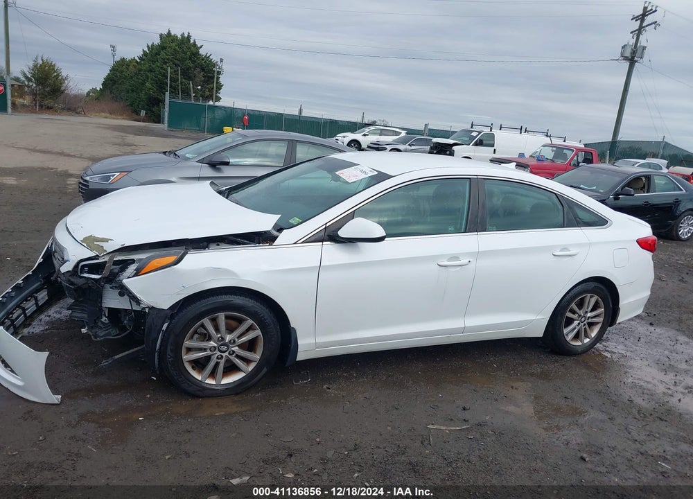 2016 HYUNDAI SONATA SE VIN: 5NPE24AF8GH322019