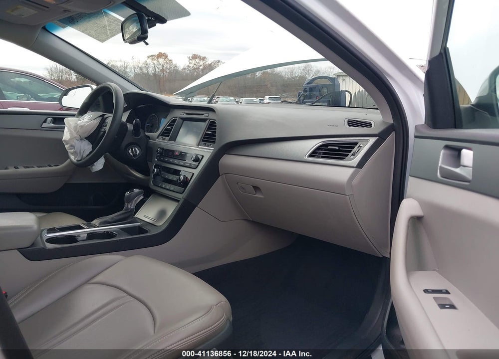 2016 HYUNDAI SONATA SE VIN: 5NPE24AF8GH322019
