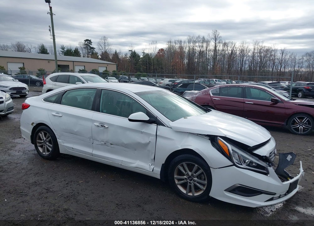 2016 HYUNDAI SONATA SE VIN: 5NPE24AF8GH322019
