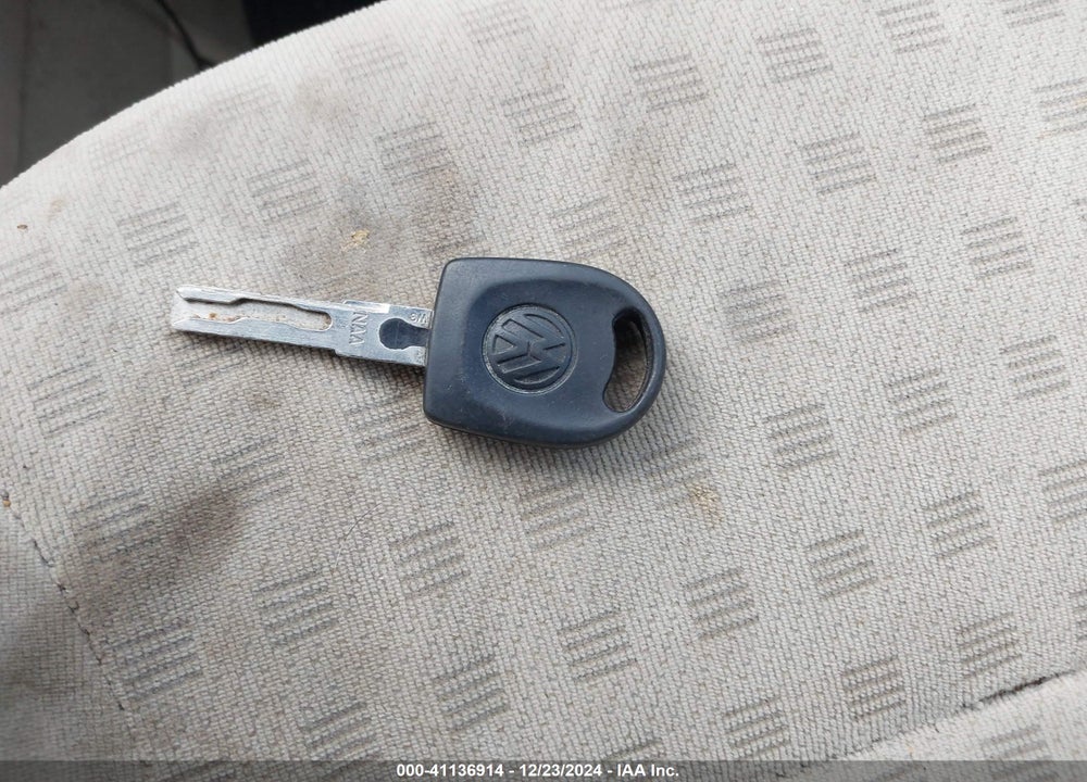 2002 VOLKSWAGEN JETTA GLS VIN: 3VWSB69M22M179750