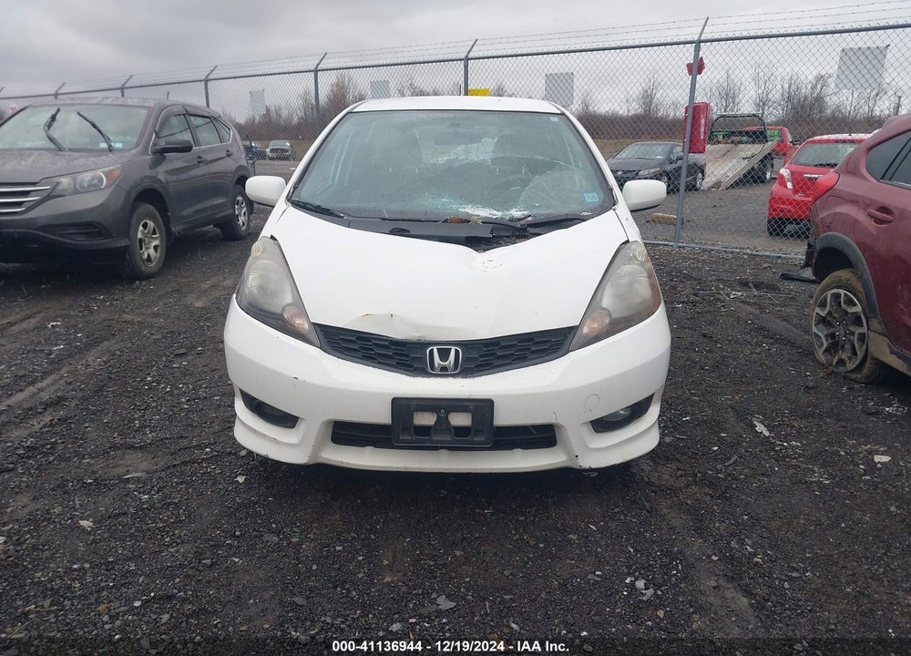 2013 HONDA FIT SPORT VIN: JHMGE8H50DC079008