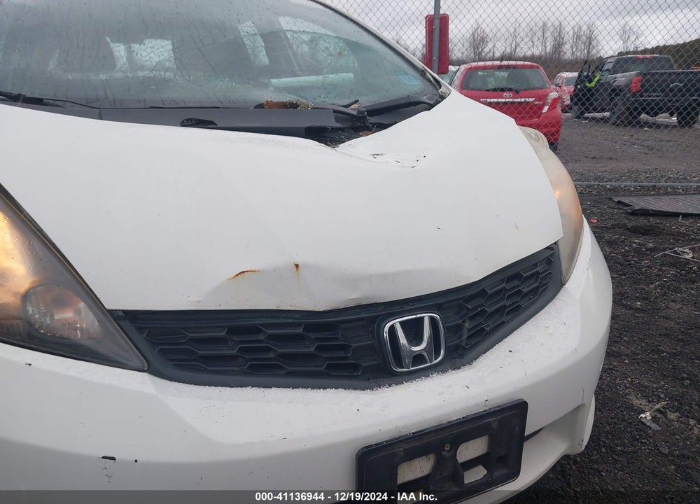 2013 HONDA FIT SPORT VIN: JHMGE8H50DC079008