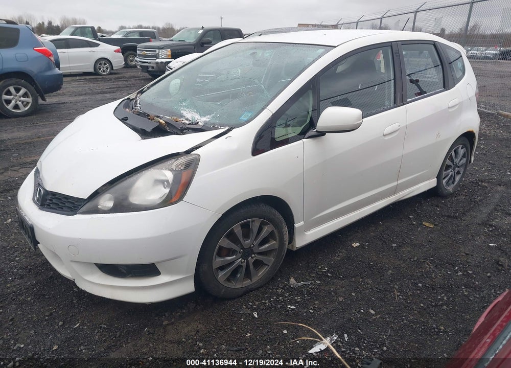 2013 HONDA FIT SPORT VIN: JHMGE8H50DC079008