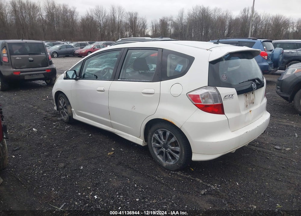 2013 HONDA FIT SPORT VIN: JHMGE8H50DC079008