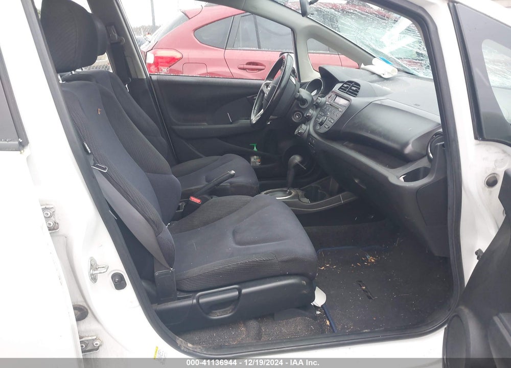 2013 HONDA FIT SPORT VIN: JHMGE8H50DC079008