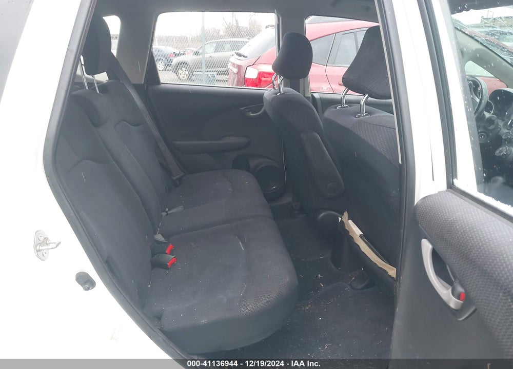 2013 HONDA FIT SPORT VIN: JHMGE8H50DC079008