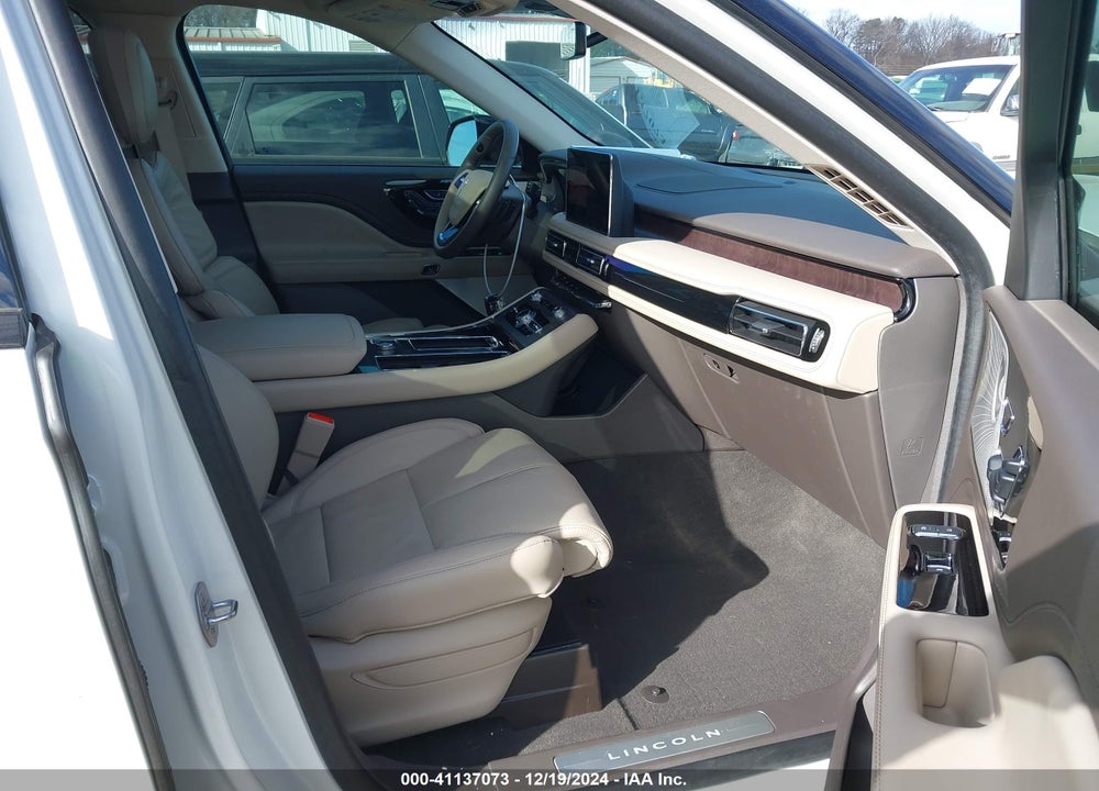 2024 LINCOLN AVIATOR VIN: 5LM5J7WC6RGL07876