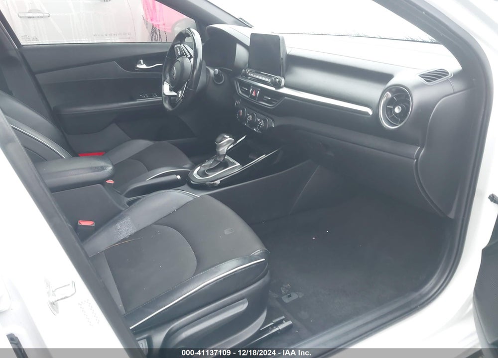 2021 KIA FORTE VIN: 3KPF34ADXME312351