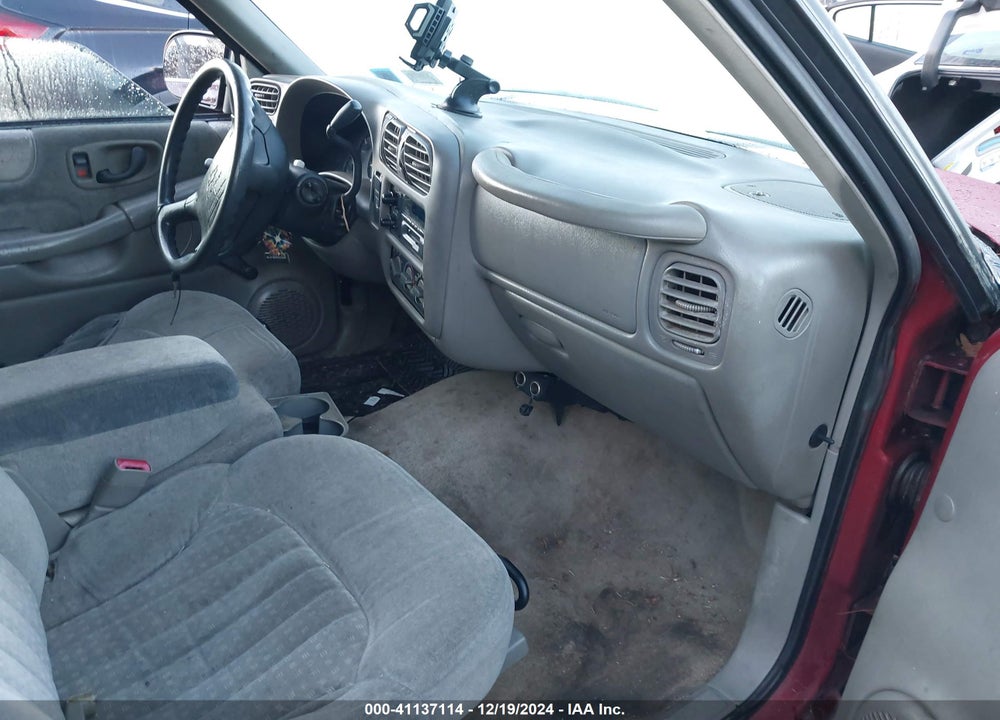 1998 CHEVROLET S-10 LS FLEETSIDE VIN: 1GCCS1949W8204230