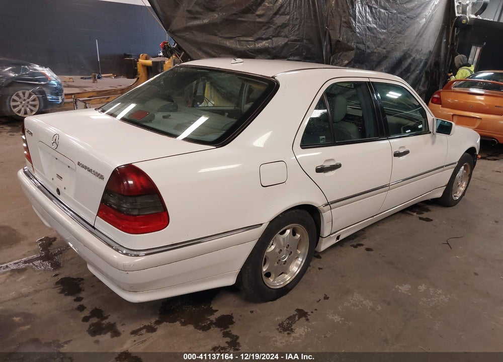 2000 MERCEDES-BENZ C 230 KOMPRESSOR VIN: WDBHA24G2YA841860