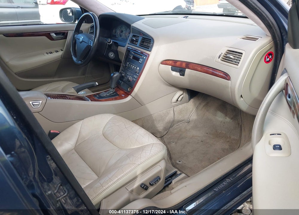 2008 VOLVO S60 2.5T VIN: YV1RH592582688377