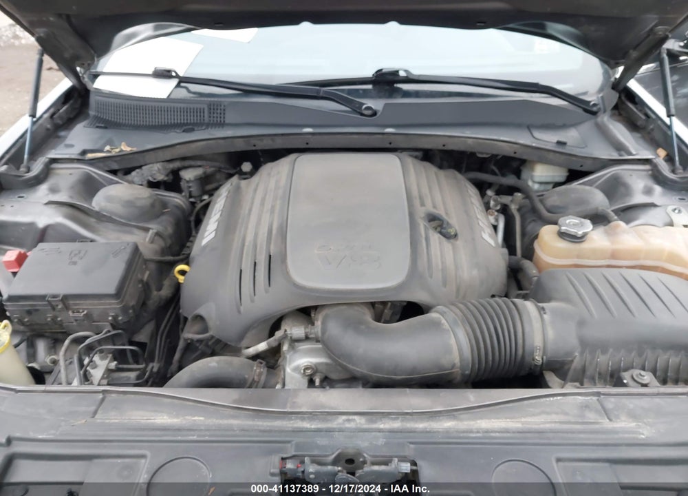 2013 CHRYSLER 300C VIN: 2C3CCAET2DH687517