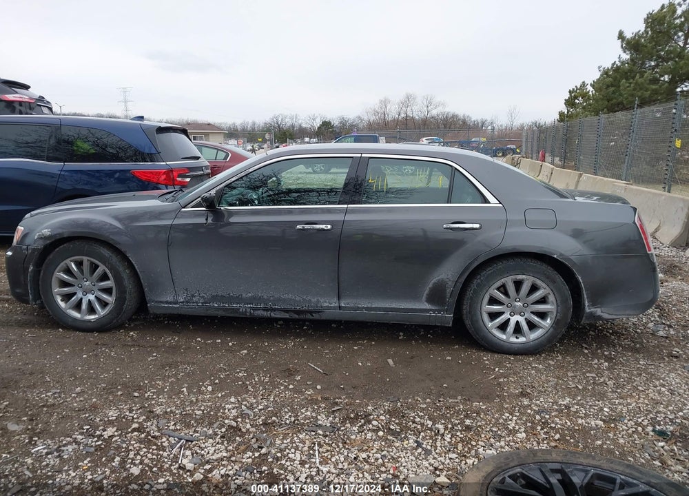 2013 CHRYSLER 300C VIN: 2C3CCAET2DH687517