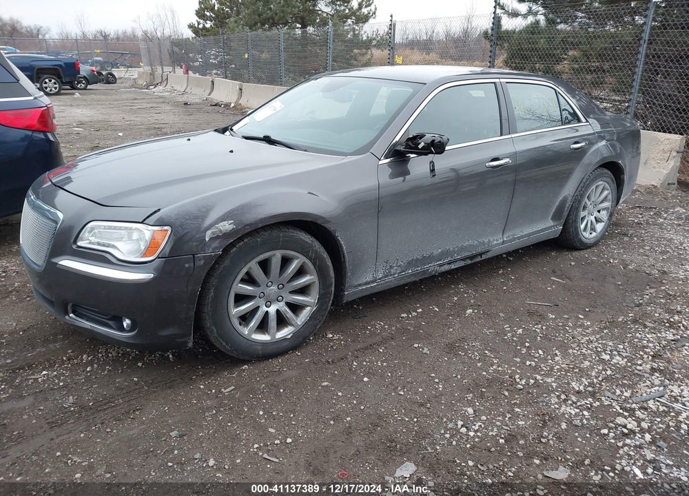 2013 CHRYSLER 300C VIN: 2C3CCAET2DH687517