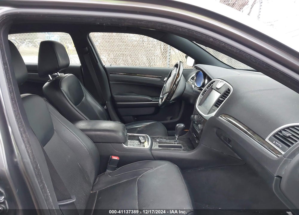 2013 CHRYSLER 300C VIN: 2C3CCAET2DH687517