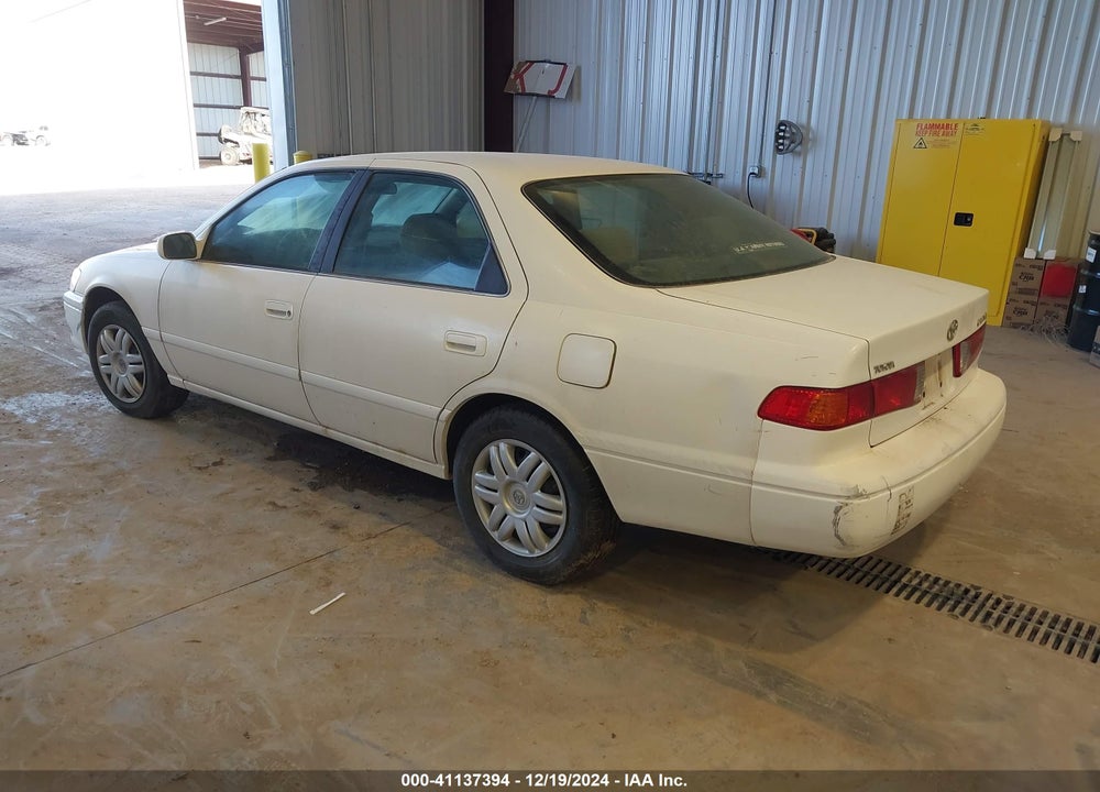 2001 TOYOTA CAMRY LE VIN: 4T1BG22K61U836660