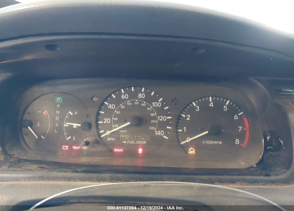 2001 TOYOTA CAMRY LE VIN: 4T1BG22K61U836660