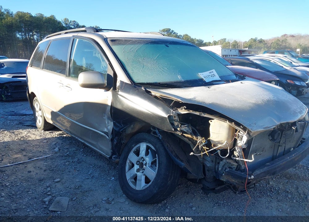 2004 TOYOTA SIENNA XLE VIN: 5TDZA22C94S179407
