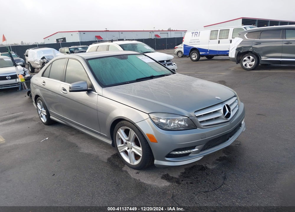 2011 MERCEDES-BENZ C 300 VIN: WDDGF5EB5BR183176