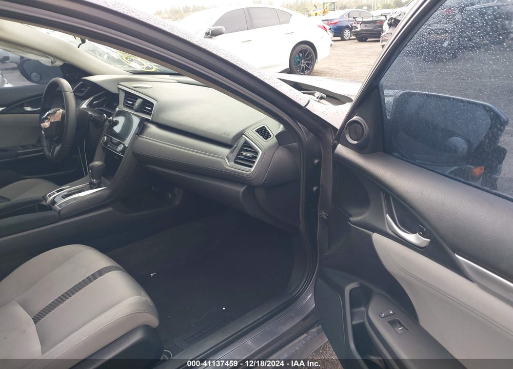 2018 HONDA CIVIC VIN: 2HGFC2F7XJH595682