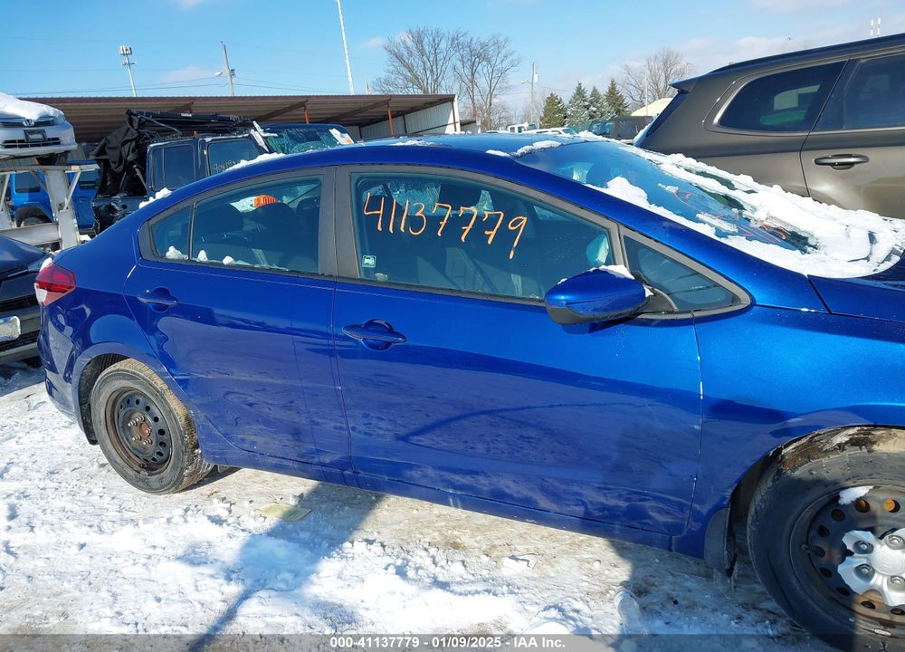 2017 KIA FORTE VIN: 3KPFK4A72HE059965