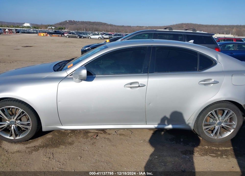 2007 LEXUS IS 350 VIN: JTHBE262172011715