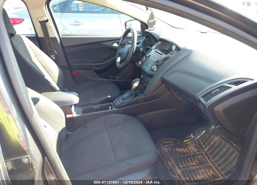2017 FORD FOCUS VIN: 1FADP3F20HL215191
