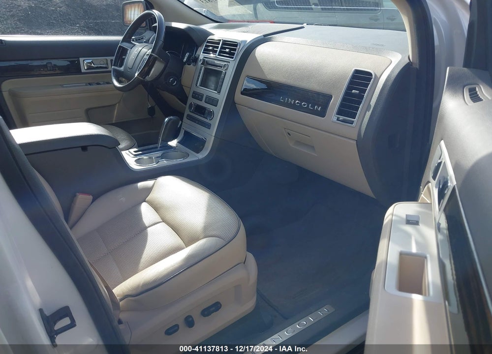2008 LINCOLN MKX VIN: 2LMDU68C28BJ25017