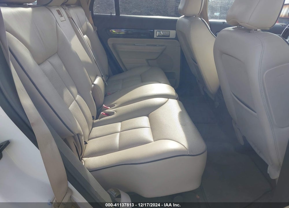 2008 LINCOLN MKX VIN: 2LMDU68C28BJ25017