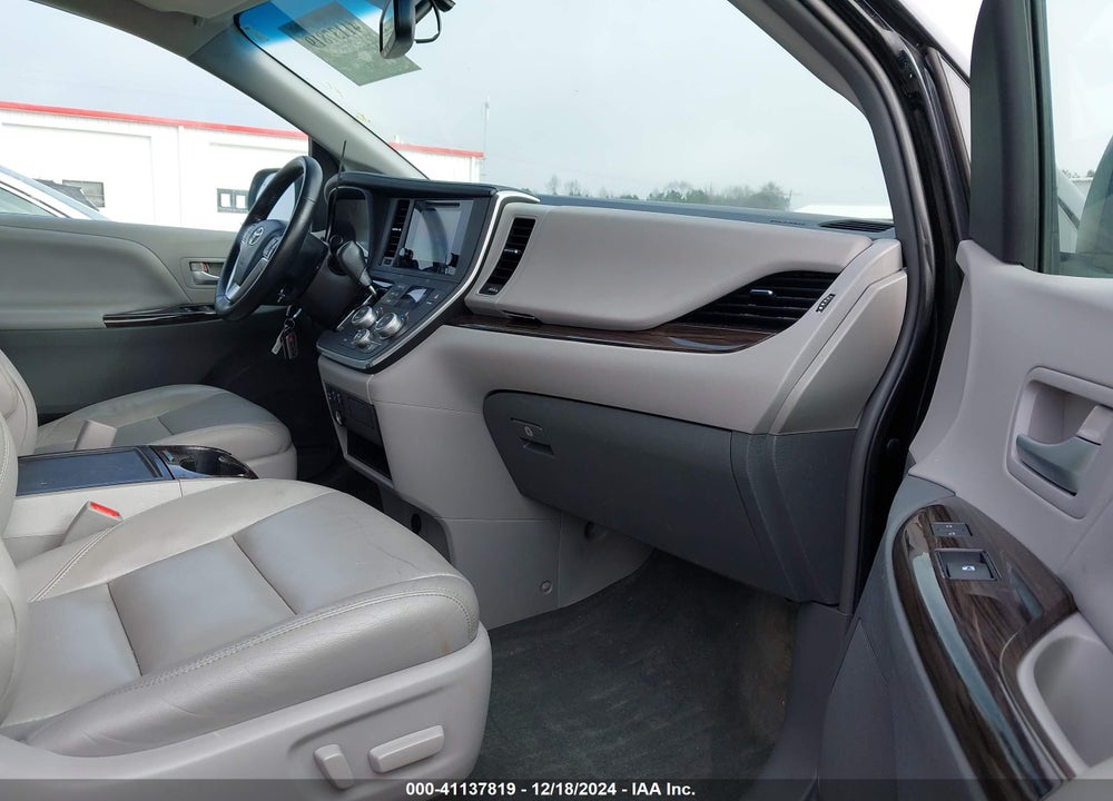 2015 TOYOTA SIENNA XLE LIMITED VIN: 5TDDK3DC2FS116159