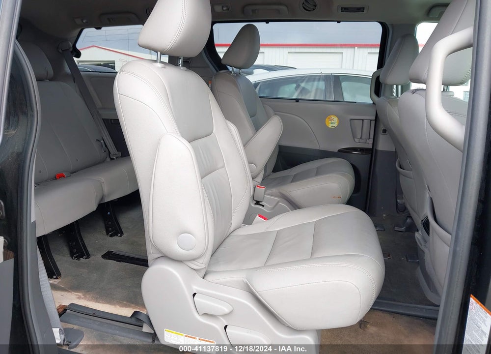 2015 TOYOTA SIENNA XLE LIMITED VIN: 5TDDK3DC2FS116159