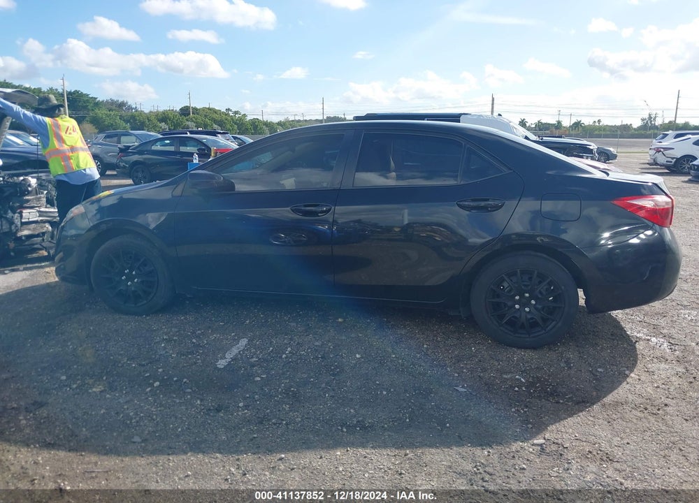 2018 TOYOTA COROLLA VIN: 2T1BURHE4JC977117