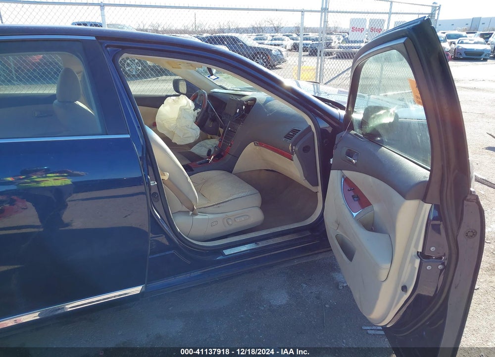 2011 LEXUS ES 350 VIN: JTHBK1EG4B2452358