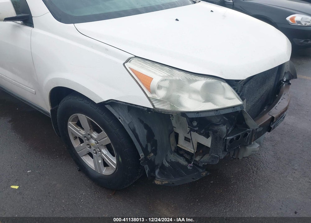 2011 CHEVROLET TRAVERSE 1LT VIN: 1GNKVGED8BJ137769