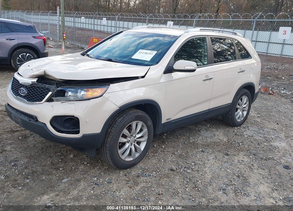 2011 KIA SORENTO EX VIN: 5XYKUDA18BG121870