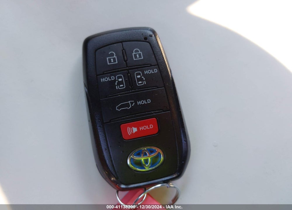 2023 TOYOTA SIENNA XLE VIN: 5TDJRKEC7PS178228