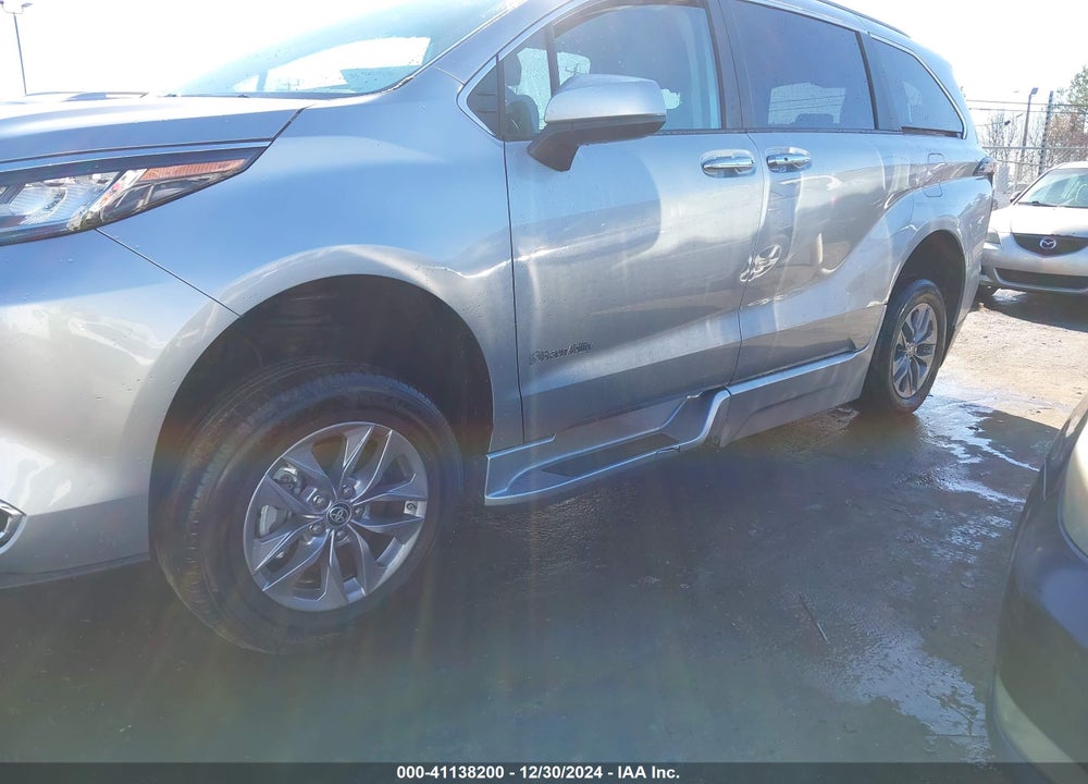 2023 TOYOTA SIENNA XLE VIN: 5TDJRKEC7PS178228