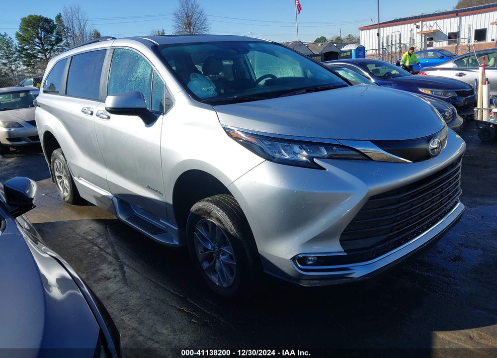 2023 TOYOTA SIENNA XLE VIN: 5TDJRKEC7PS178228