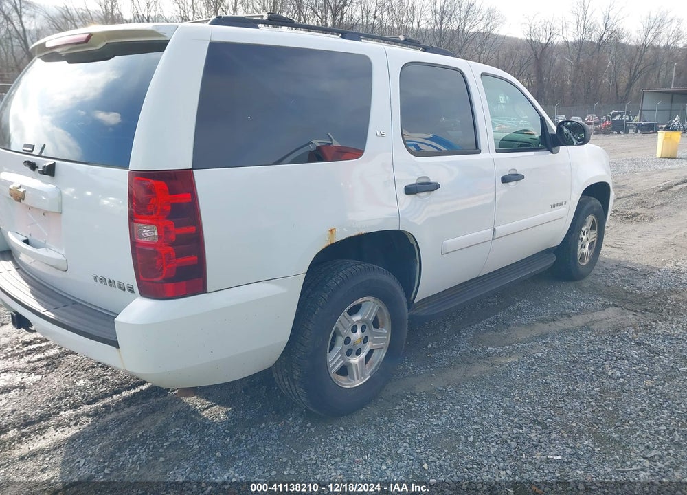 2008 CHEVROLET TAHOE LS VIN: 1GNFK130X8R275556