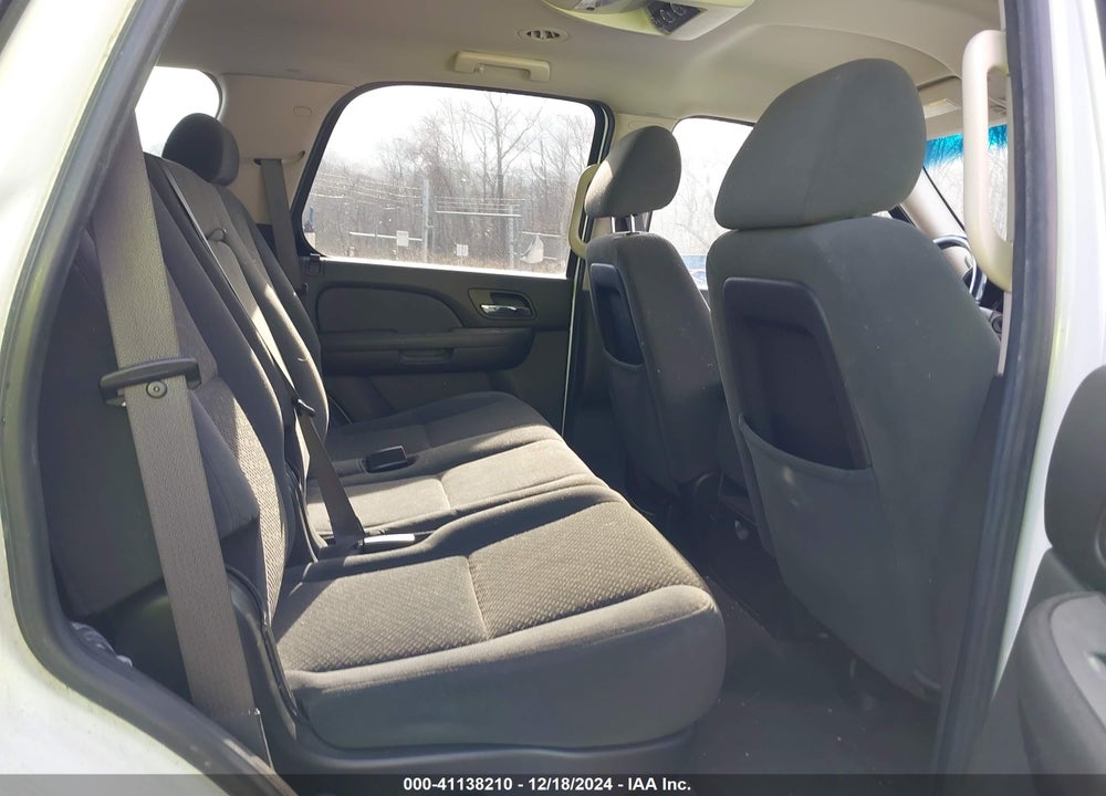 2008 CHEVROLET TAHOE LS VIN: 1GNFK130X8R275556