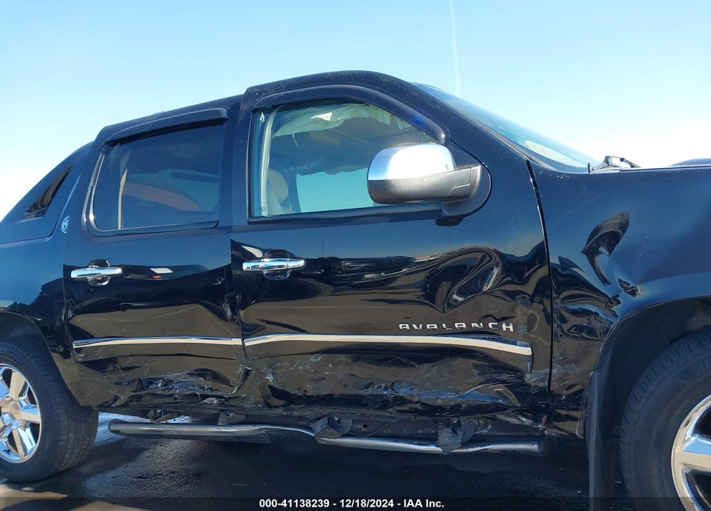2013 CHEVROLET AVALANCHE LTZ VIN: 3GNTKGE75DG379656