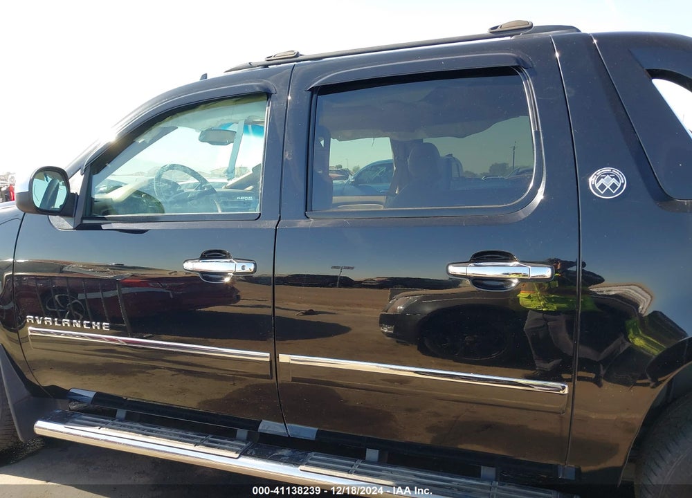 2013 CHEVROLET AVALANCHE LTZ VIN: 3GNTKGE75DG379656