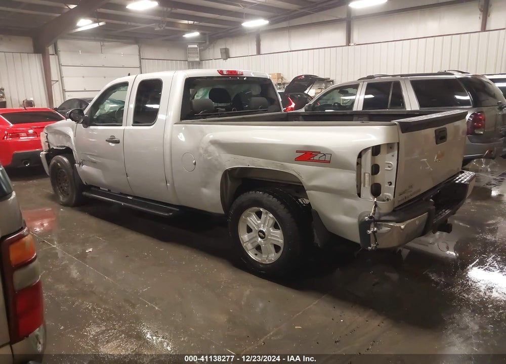 2011 CHEVROLET SILVERADO 1500 LT VIN: 1GCRCSE07BZ428469