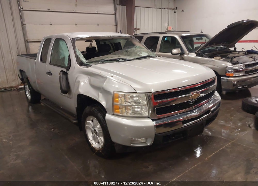 2011 CHEVROLET SILVERADO 1500 LT VIN: 1GCRCSE07BZ428469