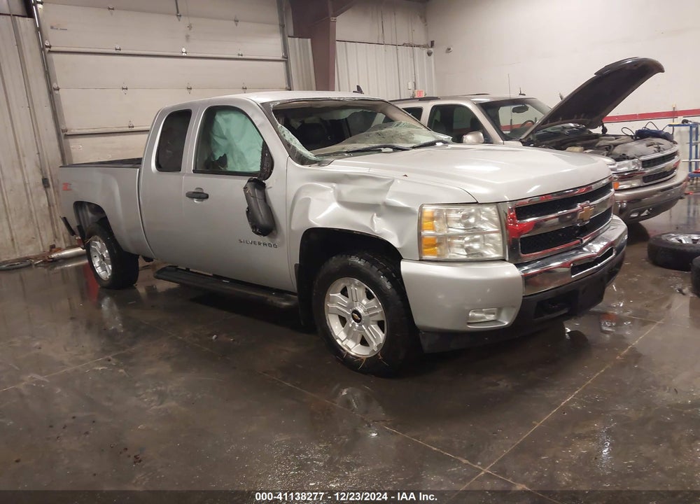 2011 CHEVROLET SILVERADO 1500 LT VIN: 1GCRCSE07BZ428469