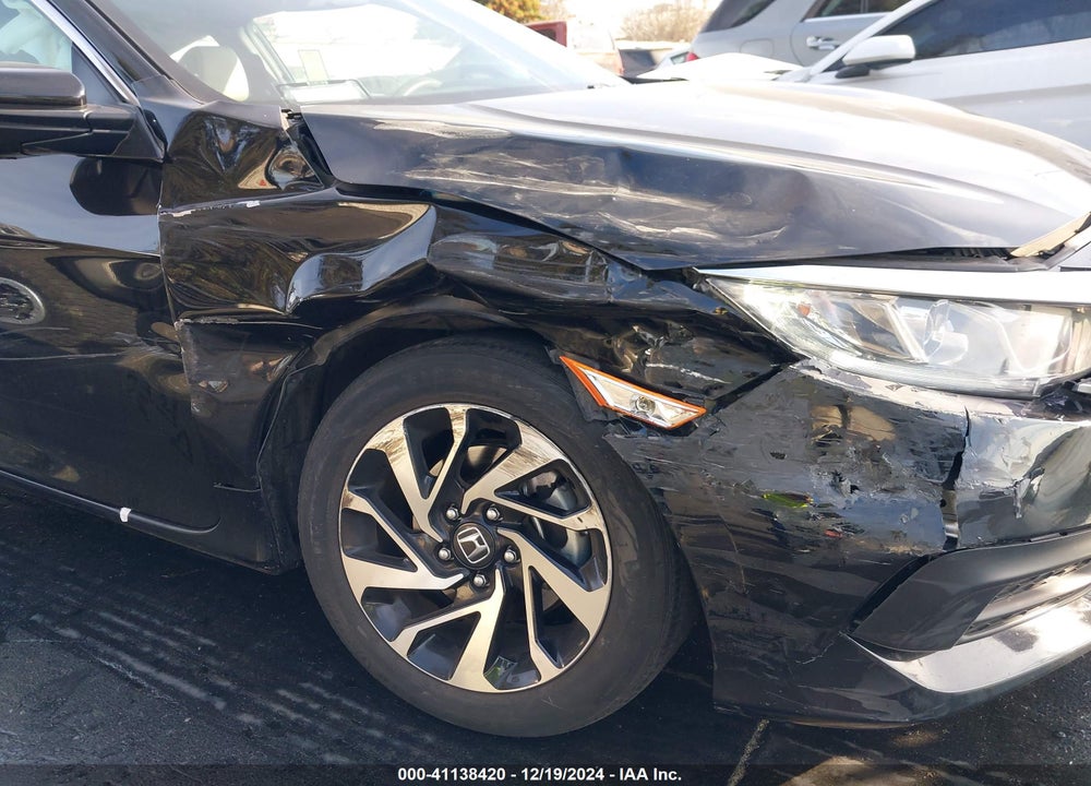 2018 HONDA CIVIC LX VIN: 2HGFC4B57JH309027