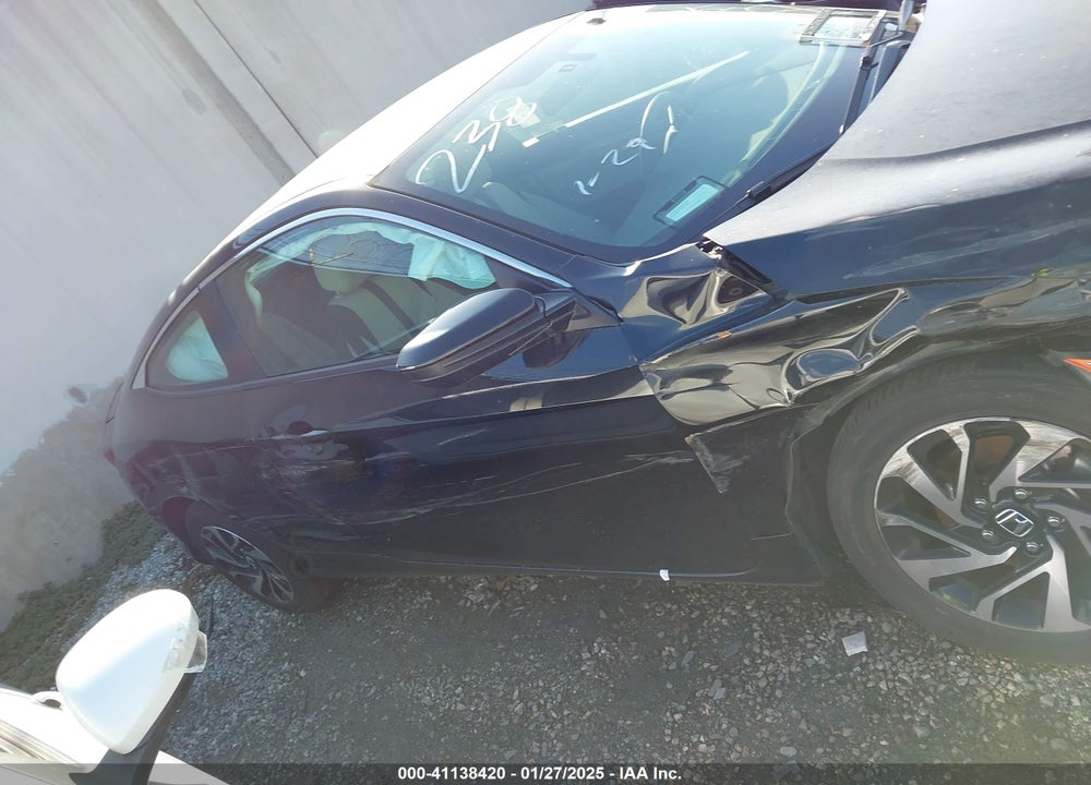 2018 HONDA CIVIC LX VIN: 2HGFC4B57JH309027