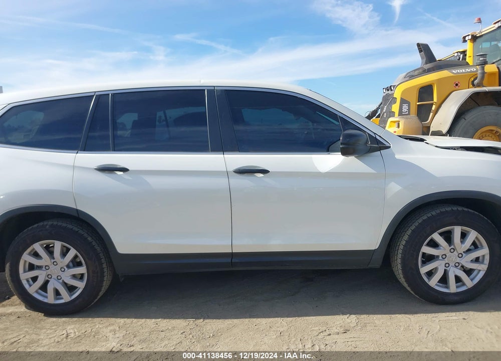 2019 HONDA PILOT LX VIN: 5FNYF5H13KB022798