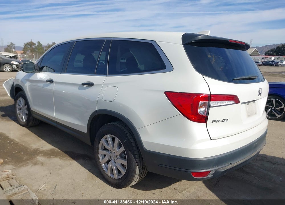 2019 HONDA PILOT LX VIN: 5FNYF5H13KB022798