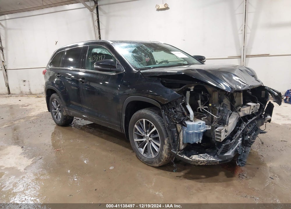 2018 TOYOTA HIGHLANDER XLE VIN: 5TDJZRFH6JS909161